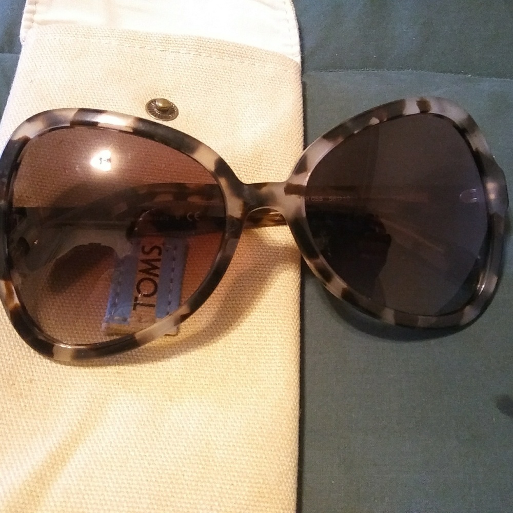 Prada women's shade